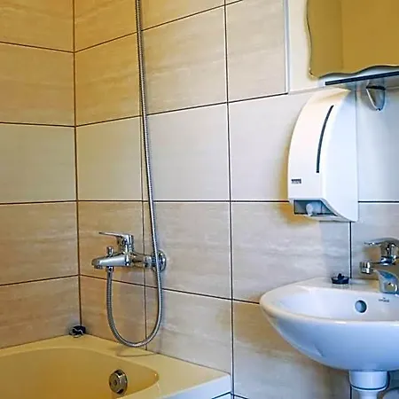 Hotell Bella With Self-check In Riga